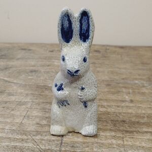 Vintage 1993 Rowe Pottery Works Blue Salt Glaze Rabbit Bunny Figurine 5" Easter